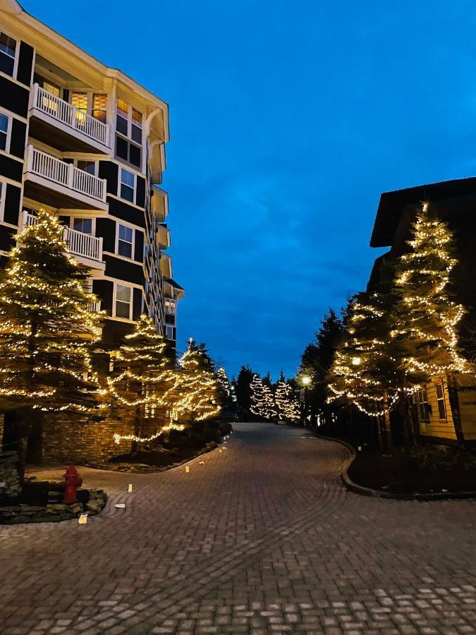 Ski In/Out Snowshoe Exterior photo